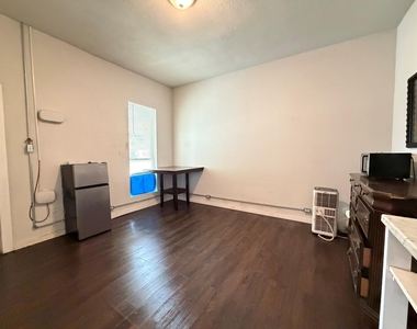 1211 W Park Avenue - Photo Thumbnail 5
