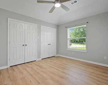 460 W Houston Street - Photo Thumbnail 10