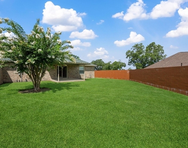 460 W Houston Street - Photo Thumbnail 13