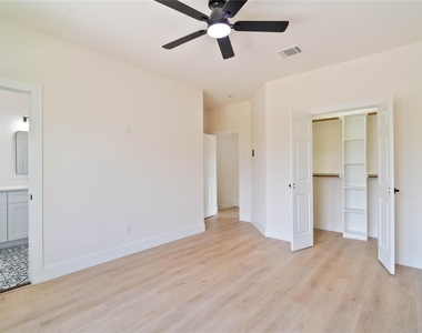 3212 Retta Street - Photo Thumbnail 2