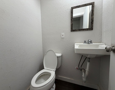 1211 W Park Ave - Photo Thumbnail 6