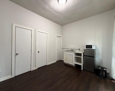 1211 W Park Ave - Photo Thumbnail 5