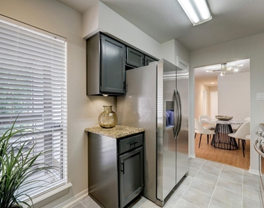 1201 Bering Drive - Photo Thumbnail 9