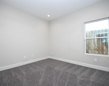 5904 Gardendale Drive - Photo Thumbnail 18