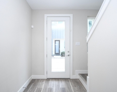 5904 Gardendale Drive - Photo Thumbnail 3