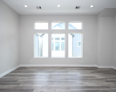 5904 Gardendale Drive - Photo Thumbnail 16