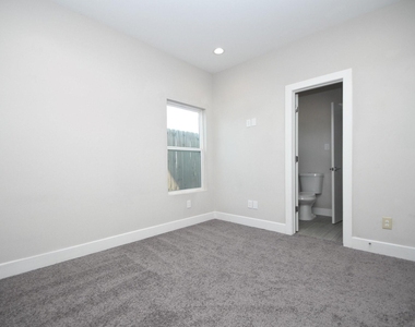 5904 Gardendale Drive - Photo Thumbnail 20