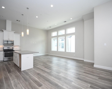 5904 Gardendale Drive - Photo Thumbnail 7