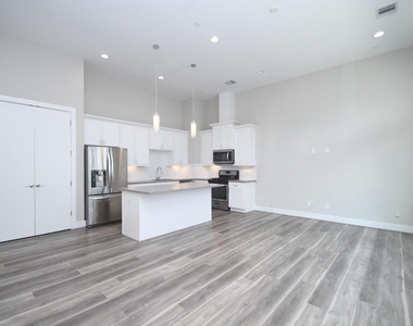 5904 Gardendale Drive - Photo Thumbnail 10