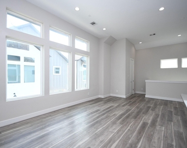 5904 Gardendale Drive - Photo Thumbnail 17