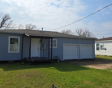 1708 W 5th Street - Photo Thumbnail 3
