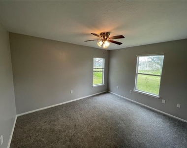 1708 W 5th Street - Photo Thumbnail 6