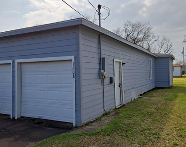 1708 W 5th Street - Photo Thumbnail 4