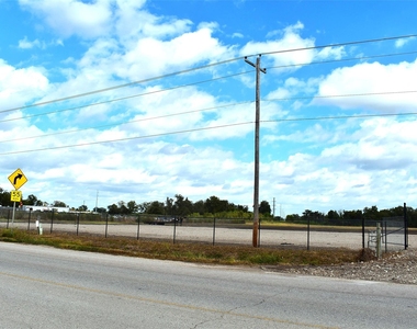 8911 Fm 524 Road - Photo Thumbnail 11