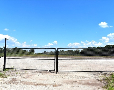 8911 Fm 524 Road - Photo Thumbnail 5