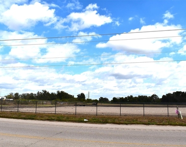 8911 Fm 524 Road - Photo Thumbnail 10