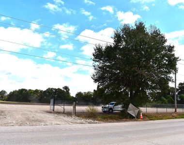 8911 Fm 524 Road - Photo Thumbnail 12