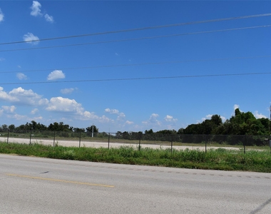 8911 Fm 524 Road - Photo Thumbnail 4