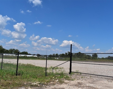 8911 Fm 524 Road - Photo Thumbnail 6