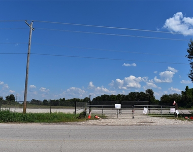 8911 Fm 524 Road - Photo Thumbnail 1