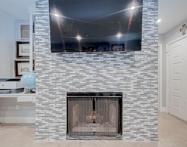 1860 White Oak Drive - Photo Thumbnail 7