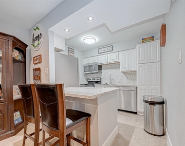 1860 White Oak Drive - Photo Thumbnail 15