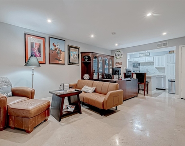 1860 White Oak Drive - Photo Thumbnail 3