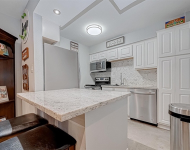 1860 White Oak Drive - Photo Thumbnail 17