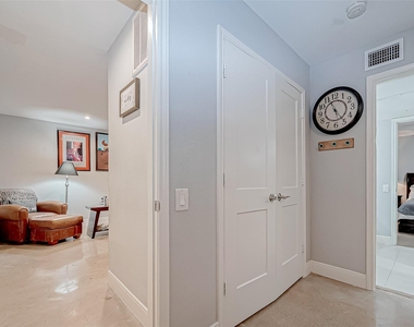 1860 White Oak Drive - Photo Thumbnail 2