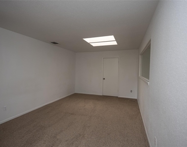 8100 Cambridge Street - Photo Thumbnail 28