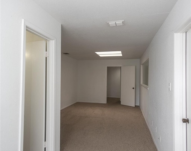 8100 Cambridge Street - Photo Thumbnail 31