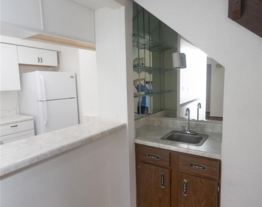 8100 Cambridge Street - Photo Thumbnail 8