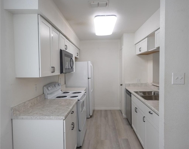 8100 Cambridge Street - Photo Thumbnail 10