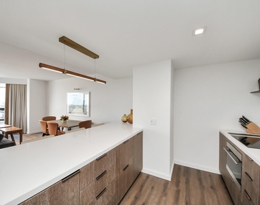 1300 Lamar Street - Photo Thumbnail 16