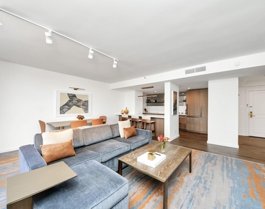 1300 Lamar Street - Photo Thumbnail 7
