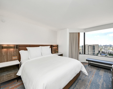 1300 Lamar Street - Photo Thumbnail 21