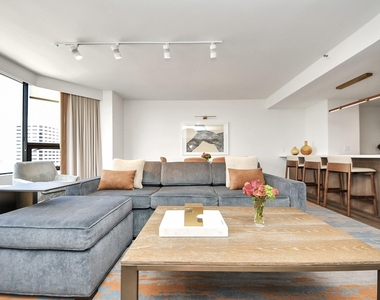 1300 Lamar Street - Photo Thumbnail 8