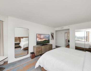 1300 Lamar Street - Photo Thumbnail 34