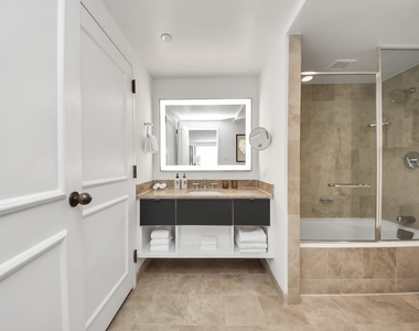 1300 Lamar Street - Photo Thumbnail 38
