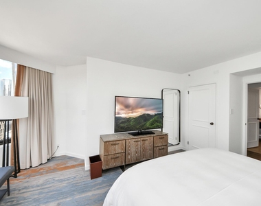 1300 Lamar Street - Photo Thumbnail 25