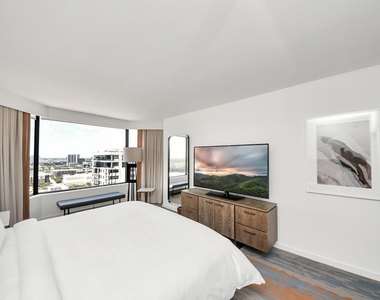 1300 Lamar Street - Photo Thumbnail 33