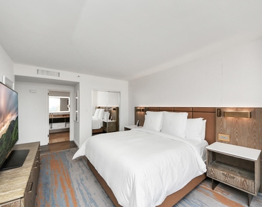 1300 Lamar Street - Photo Thumbnail 35
