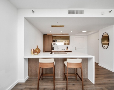 1300 Lamar Street Street - Photo Thumbnail 4
