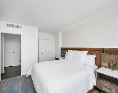 1300 Lamar Street Street - Photo Thumbnail 21