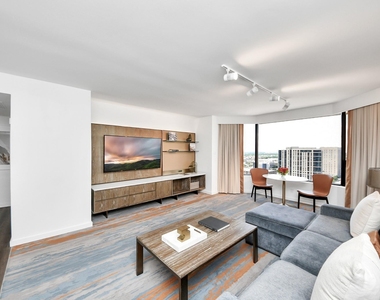 1300 Lamar Street Street - Photo Thumbnail 12