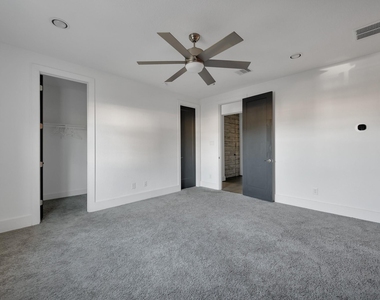 9623 Towne Lake Parkway - Photo Thumbnail 2