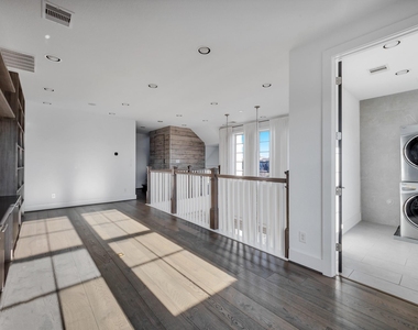 9623 Towne Lake Parkway - Photo Thumbnail 13