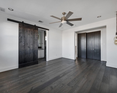 9623 Towne Lake Parkway - Photo Thumbnail 16
