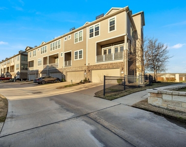 9623 Towne Lake Parkway - Photo Thumbnail 24
