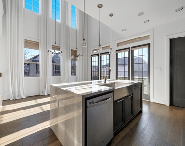 9623 Towne Lake Parkway - Photo Thumbnail 7